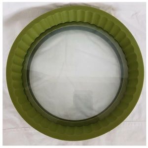 2 GLASS BOTTOM FLUTED 9" BAKERS w/REMOVABLE SILICONE RIMS NEW